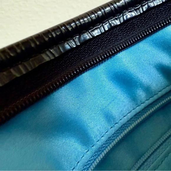 Coach Vintage Black Patent Leather Habdbag - Picture 10 of 16